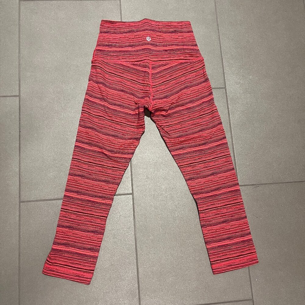 Lululemon womens red and black striped capri tights sz 6